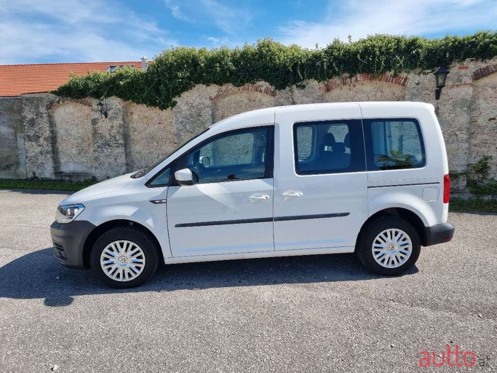 2017' Volkswagen Caddy photo #3