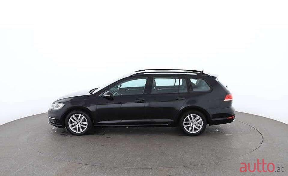 2018' Volkswagen Golf photo #5