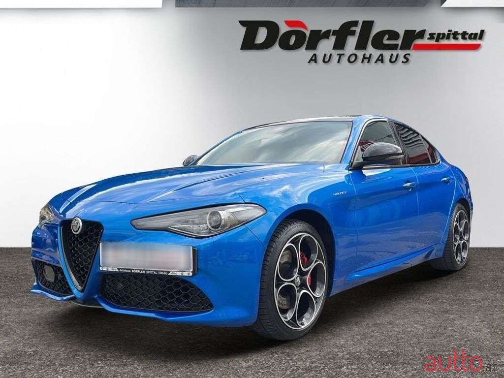 2022' Alfa Romeo Giulia photo #1