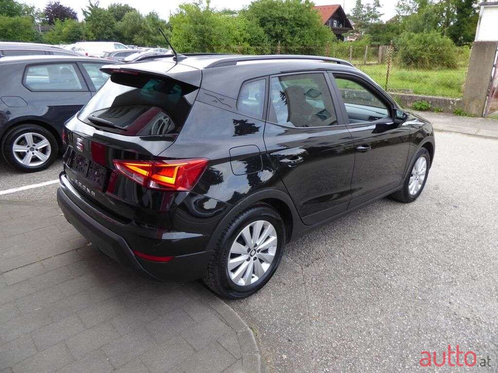 2020' SEAT Arona photo #4