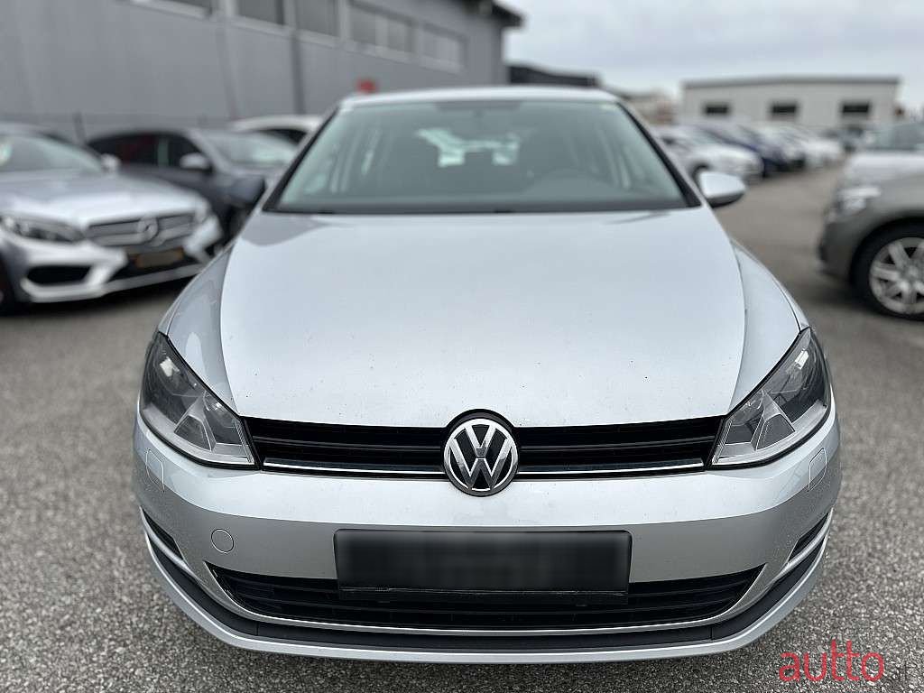 2015' Volkswagen Golf photo #2