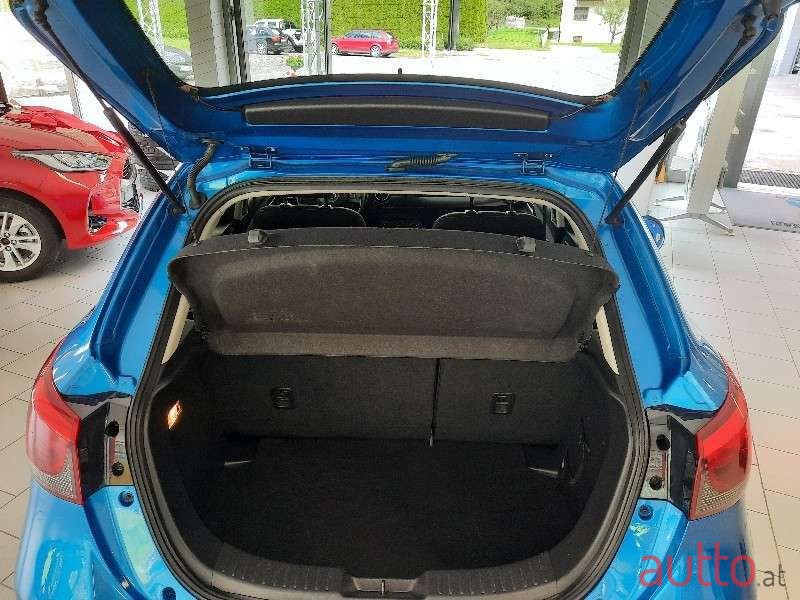 2015' Mazda Mazda2 photo #5