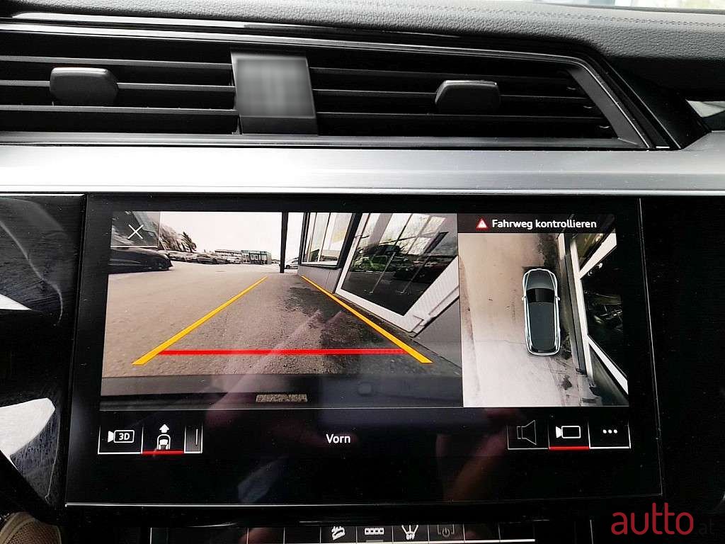 2022' Audi e-tron photo #3