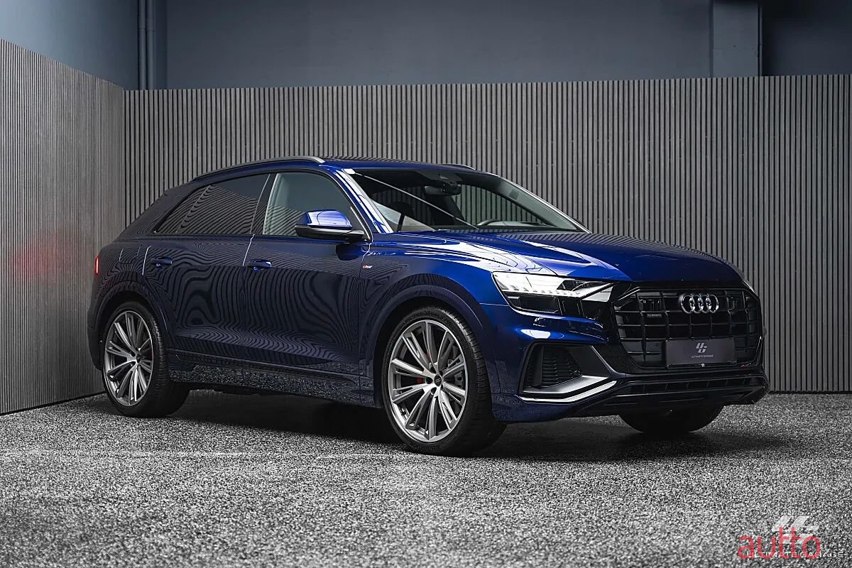 2020' Audi Q8 photo #2