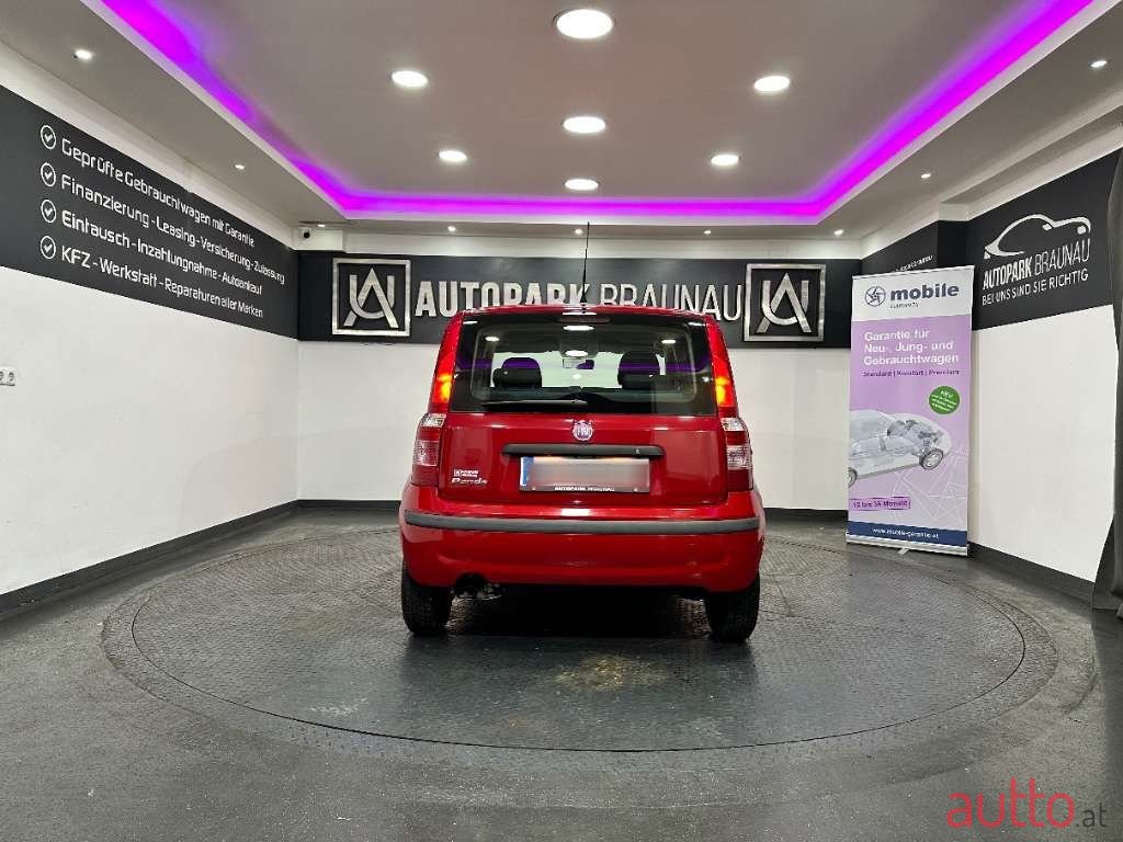 2011' Fiat Panda photo #5
