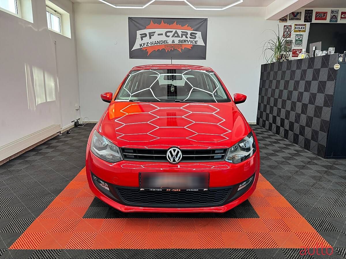 2010' Volkswagen Polo photo #4