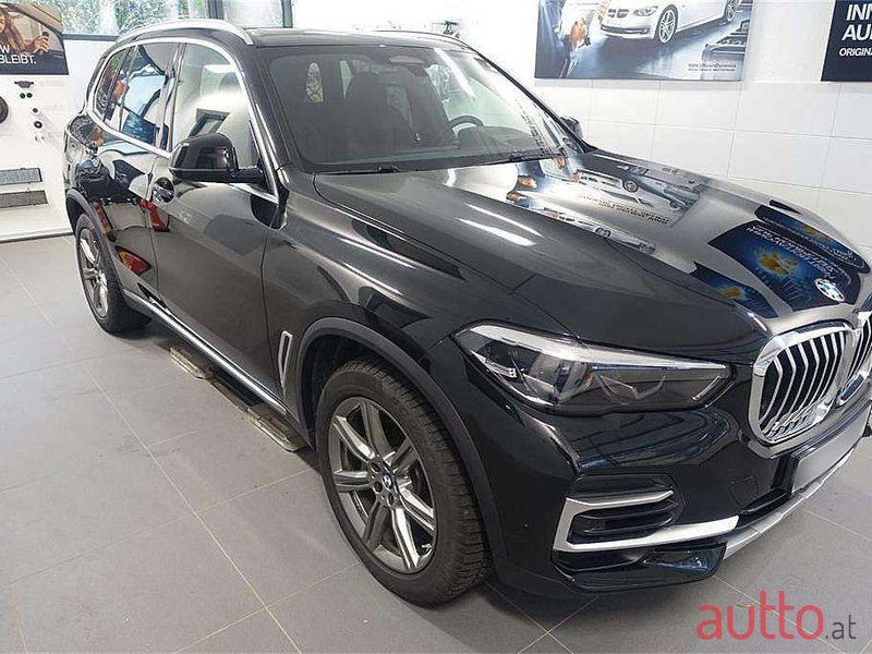 2022' BMW X5 photo #3