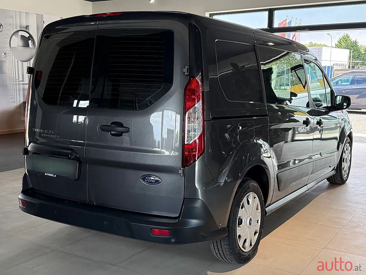 2023' Ford Tourneo photo #3