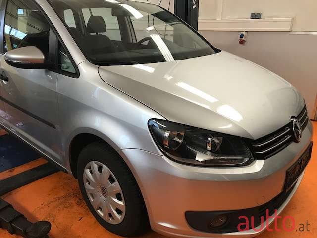 2015' Volkswagen Touran photo #2