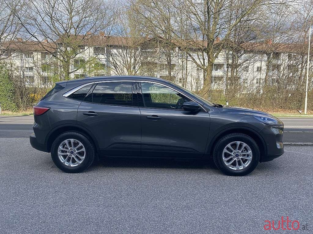 2022' Ford Kuga photo #3