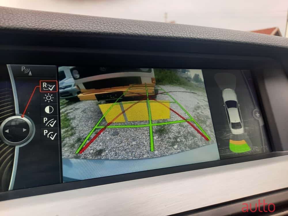 2011' BMW 5Er-Reihe photo #5