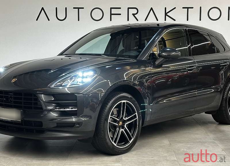 2021' Porsche Macan photo #1