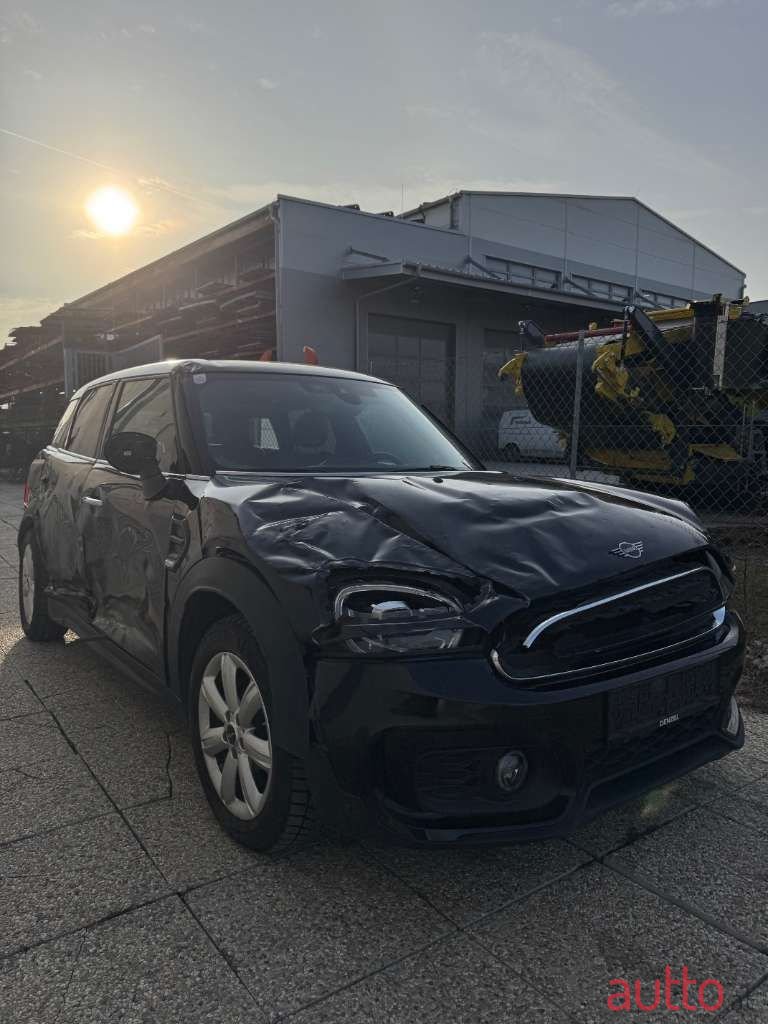 2020' MINI Countryman photo #3