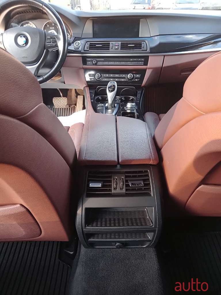 2012' BMW 5Er-Reihe photo #6