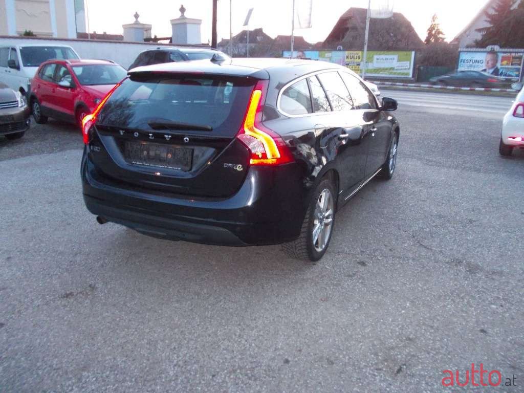 2012' Volvo V60 photo #6