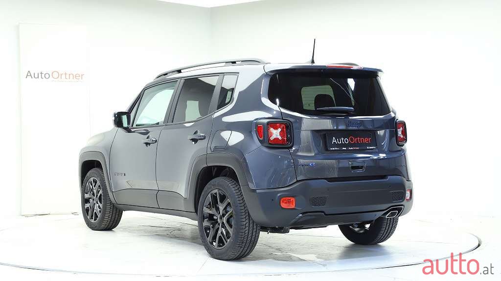 2022' Jeep Renegade photo #3