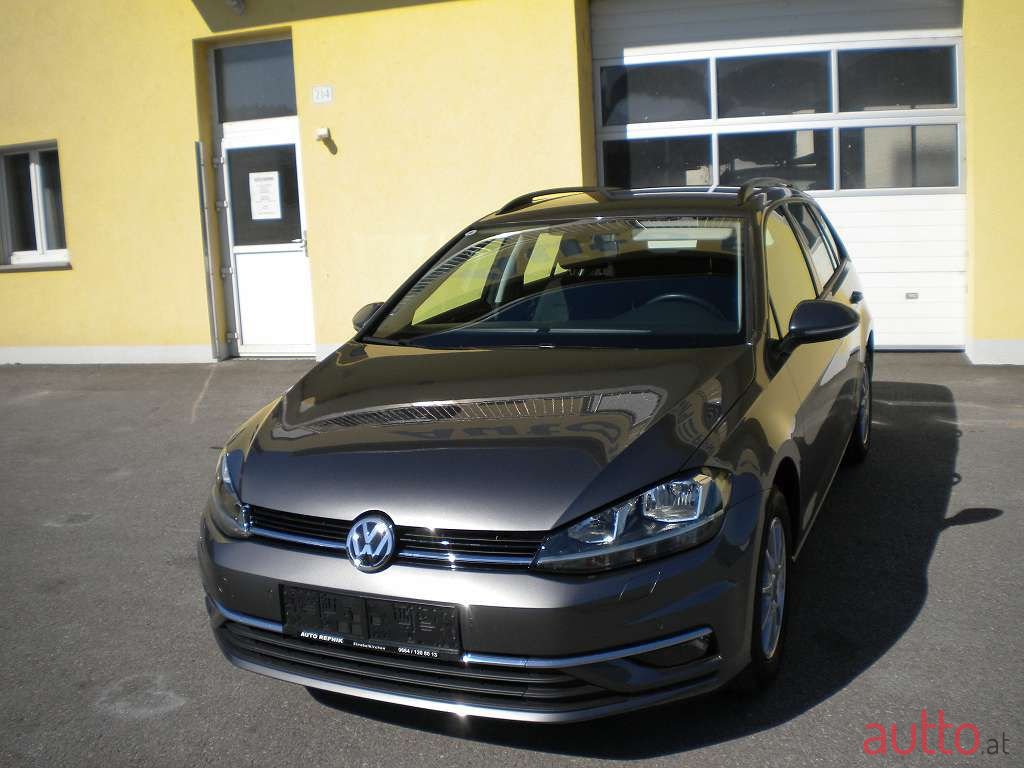 2018' Volkswagen Golf photo #1