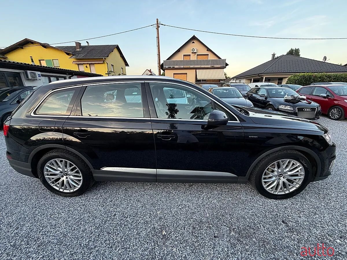 2017' Audi Q7 photo #3