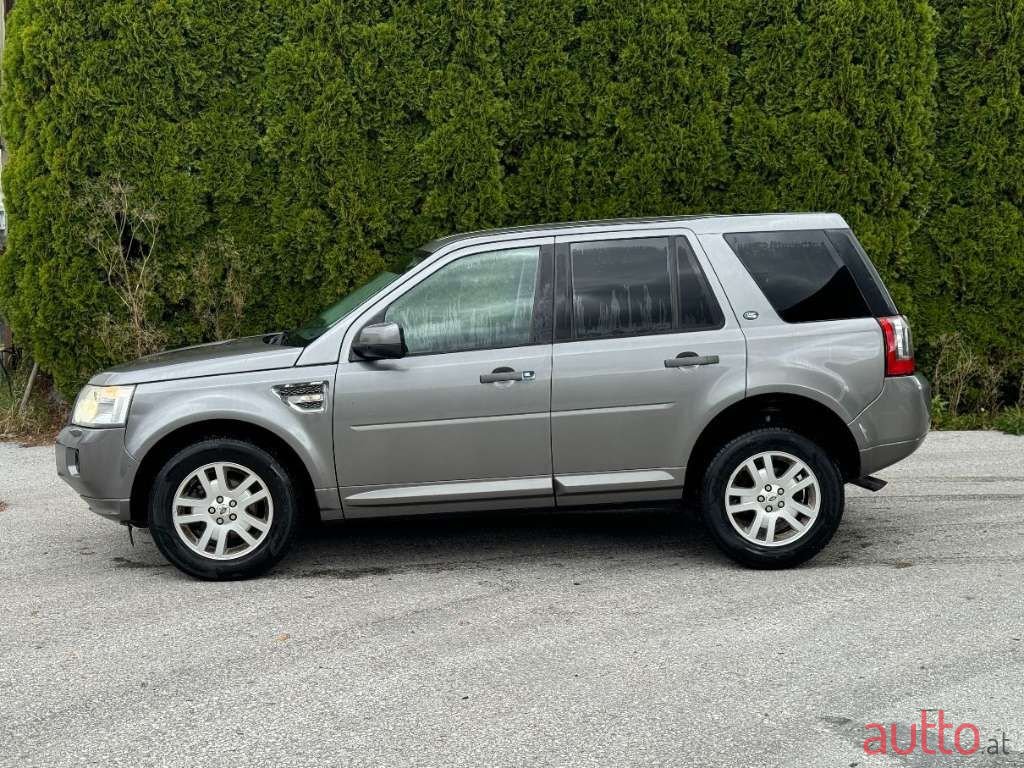 2011' Land Rover Freelander photo #2