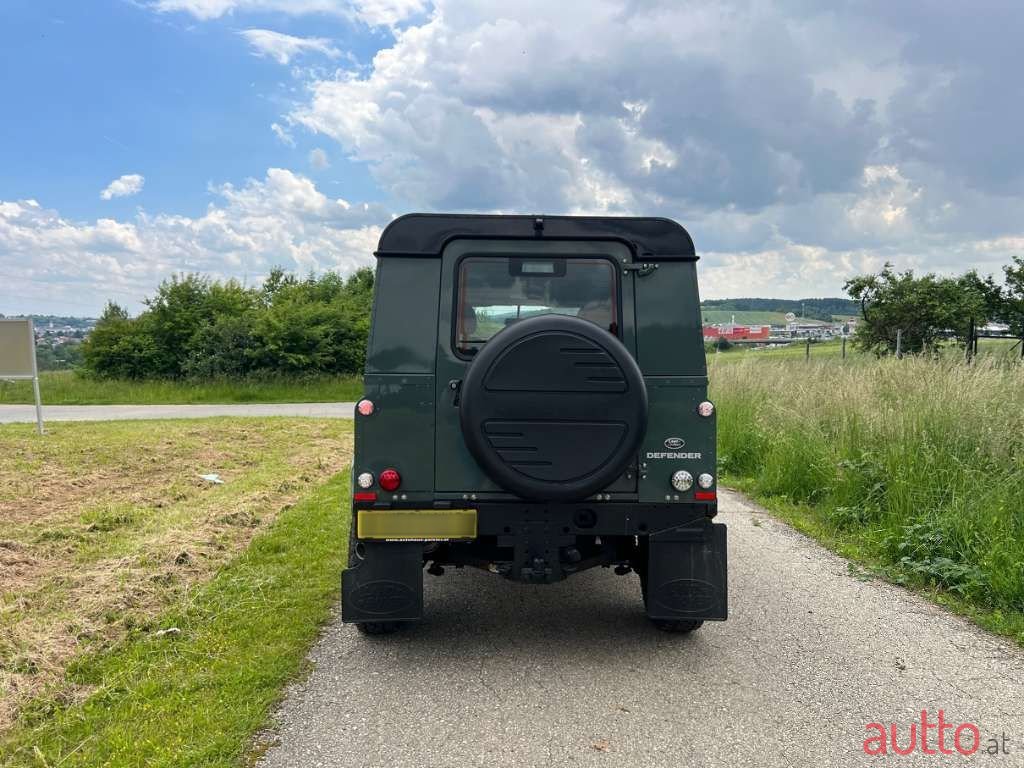 2014' Land Rover Defender photo #6