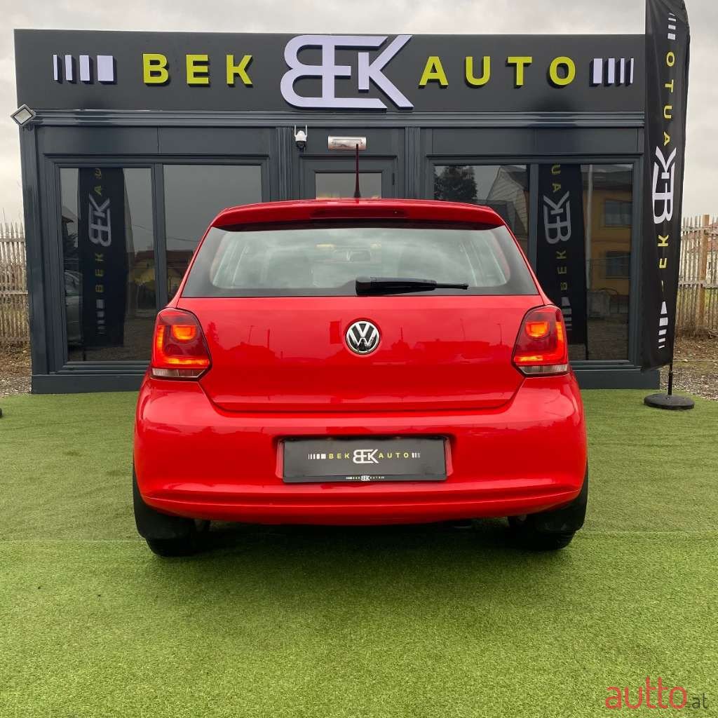 2013' Volkswagen Polo photo #5