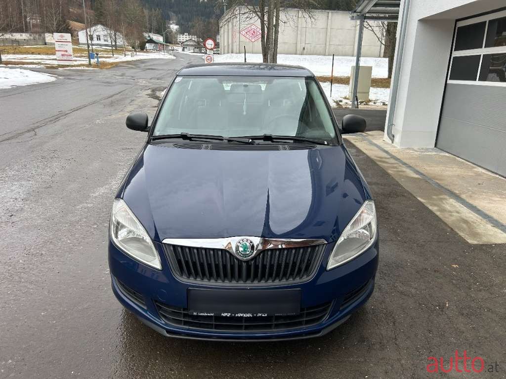 2012' Skoda Fabia photo #2