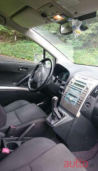 2006' Toyota Verso photo #1