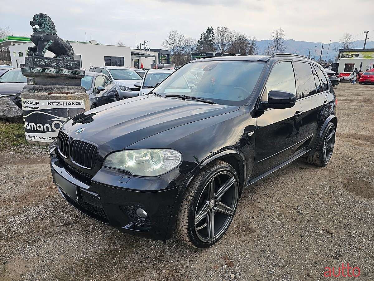 2011' BMW X5 photo #1