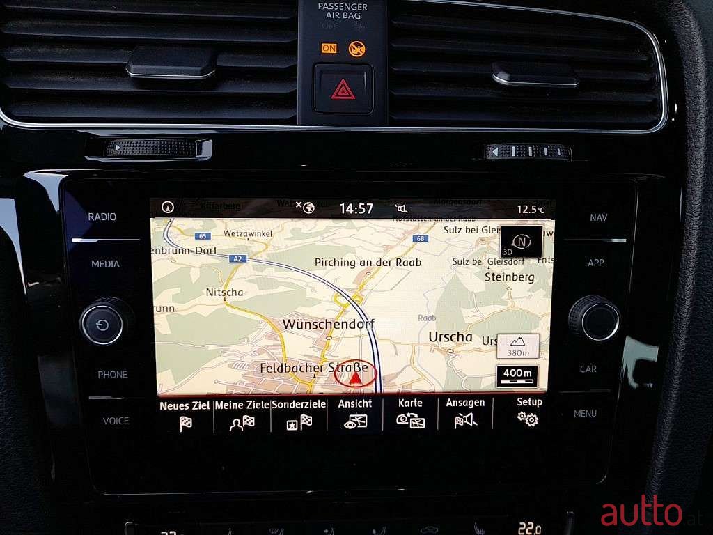 2019' Volkswagen Golf photo #4