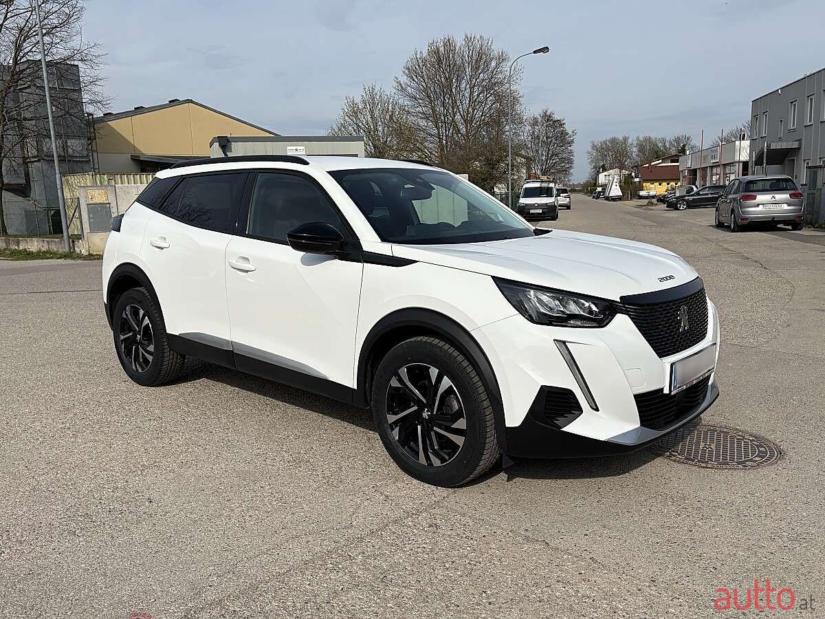 2022' Peugeot 2008 photo #1