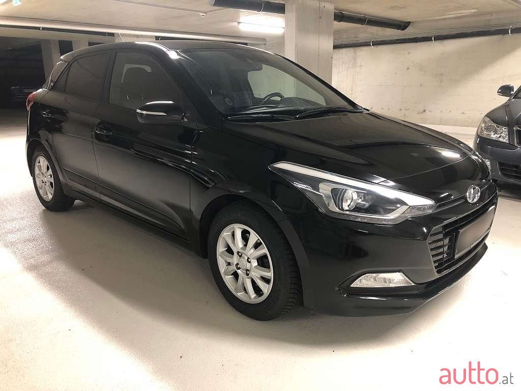 2017' Hyundai i20 photo #1