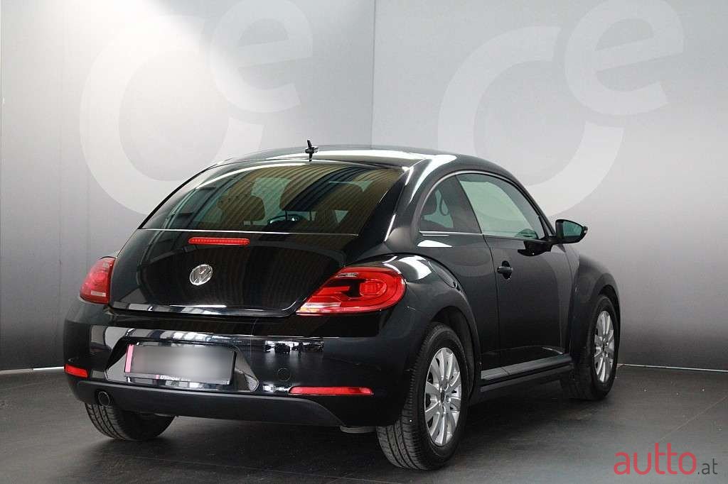 2012' Volkswagen Beetle photo #4