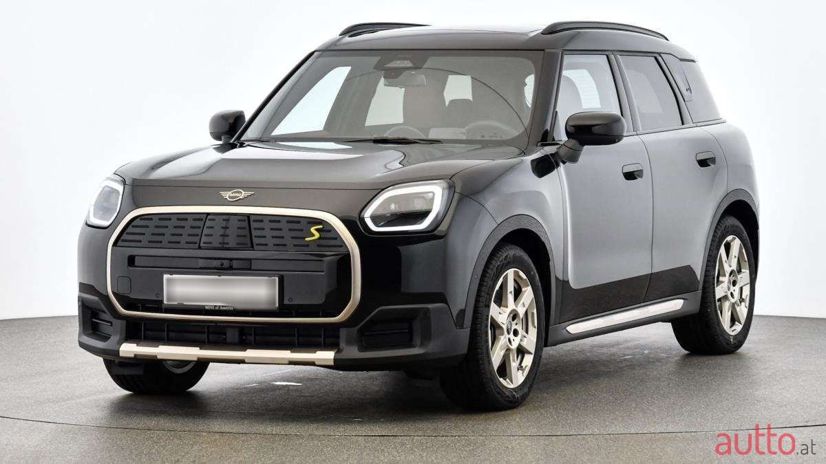 2024' MINI Countryman photo #1