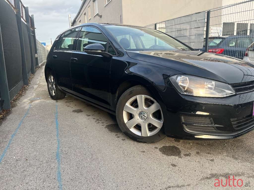 2013' Volkswagen Golf photo #3