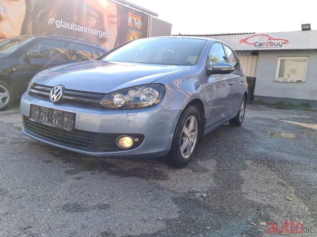 2009' Volkswagen Golf photo #3