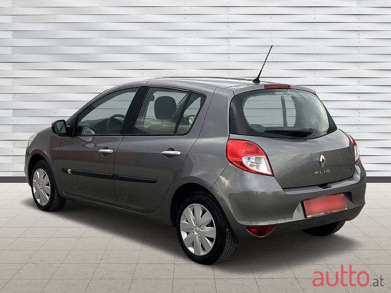 2009' Renault Clio photo #3