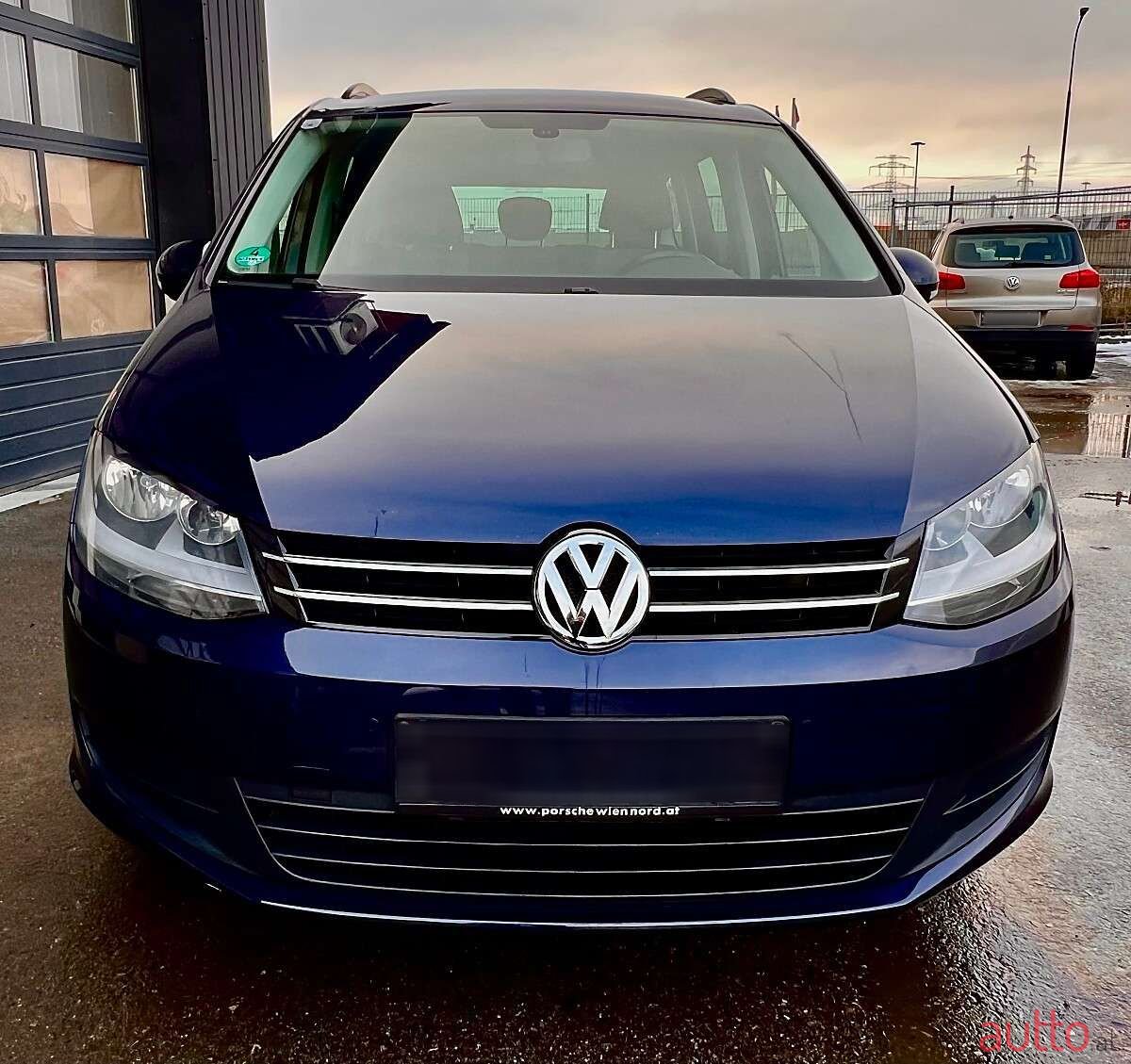 2011' Volkswagen Sharan photo #4