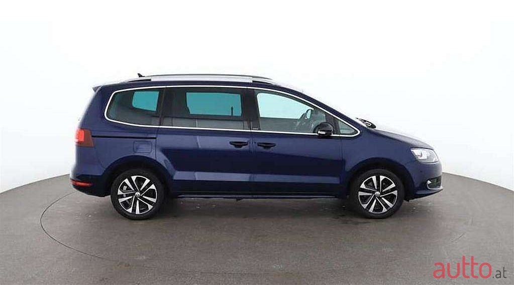 2019' Volkswagen Sharan photo #2
