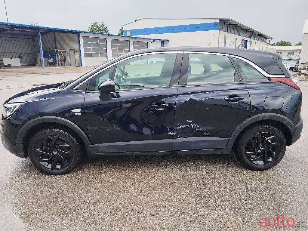 2020' Opel Crossland photo #2