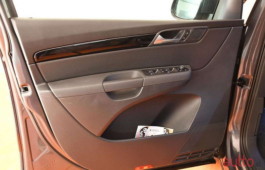 2020' SEAT Alhambra photo #5