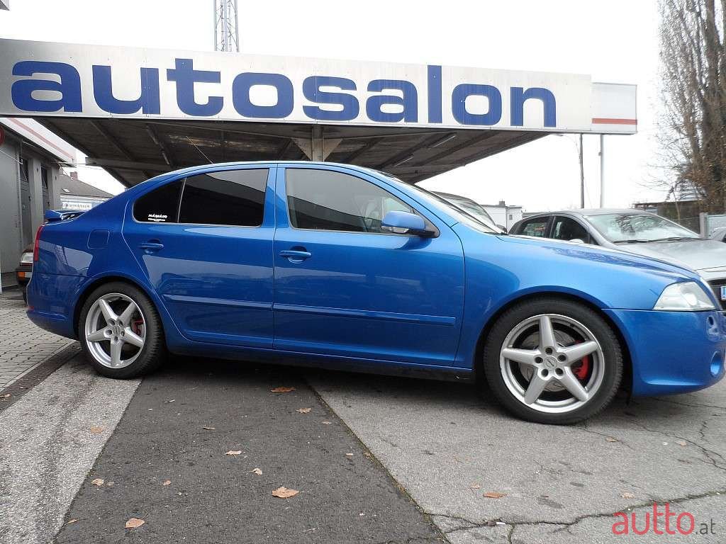 2007' Skoda Octavia photo #2