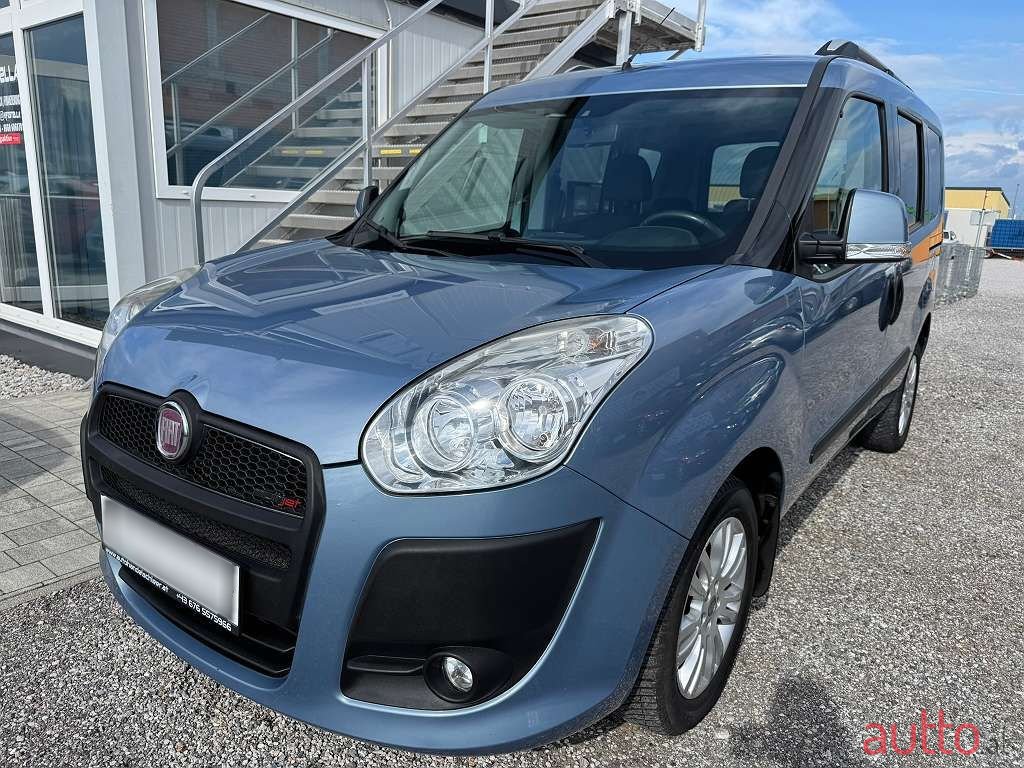 2011' Fiat Doblo photo #1