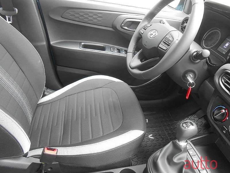 2021' Hyundai i10 photo #4