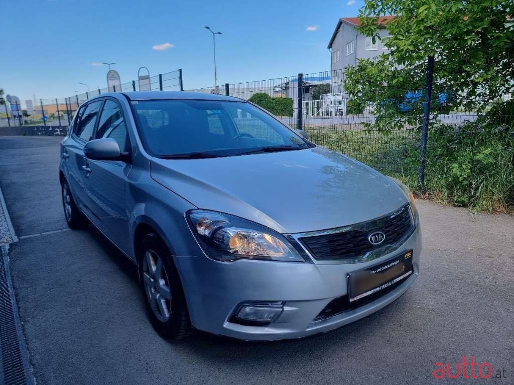 2012' Kia Ceed photo #6