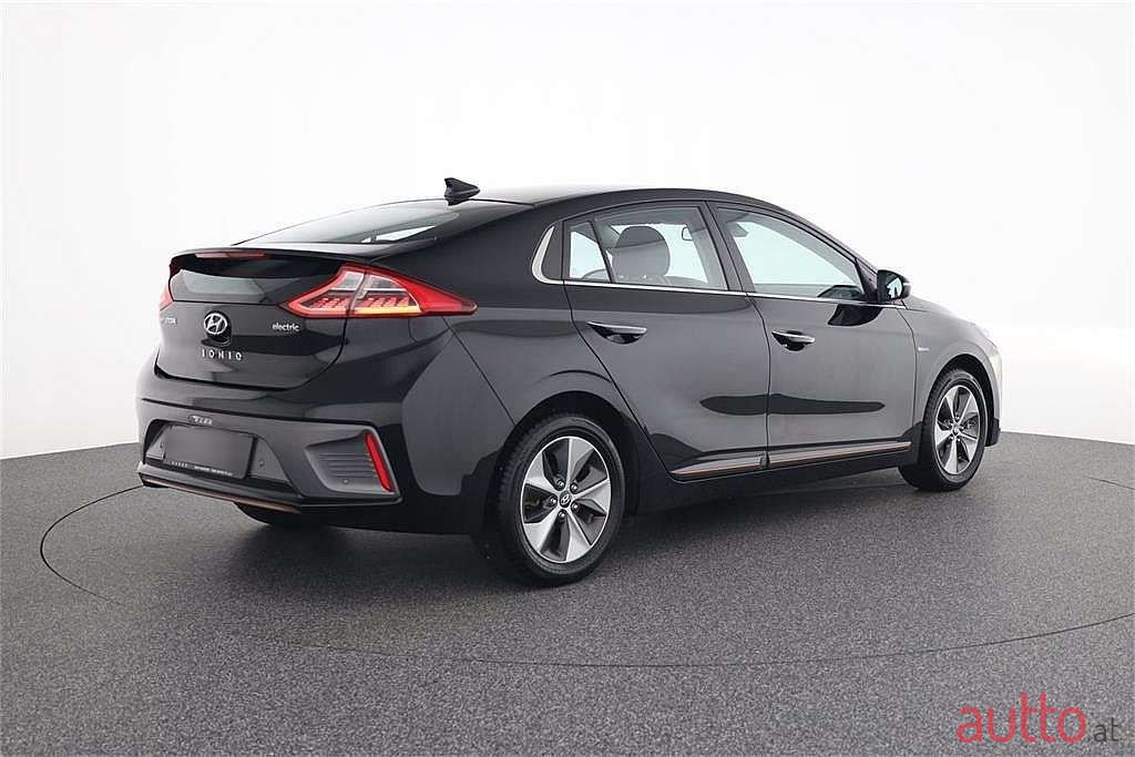 2018' Hyundai Ioniq photo #4