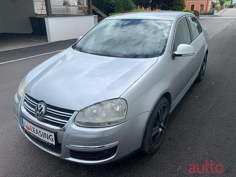 2005' Volkswagen Jetta photo #2