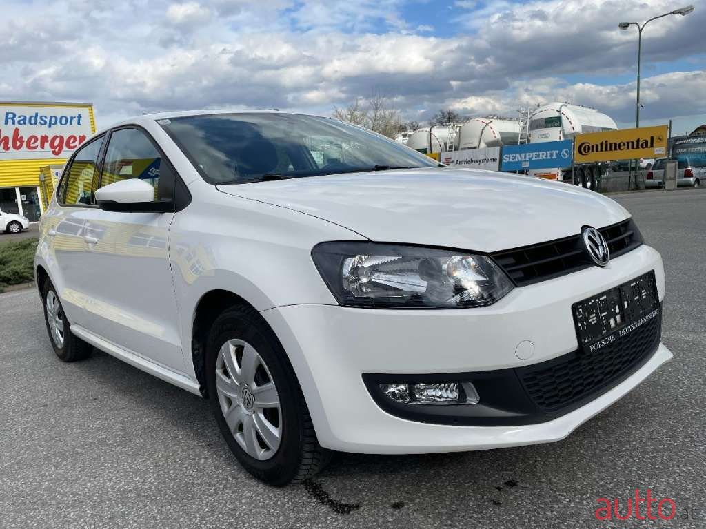 2013' Volkswagen Polo photo #3