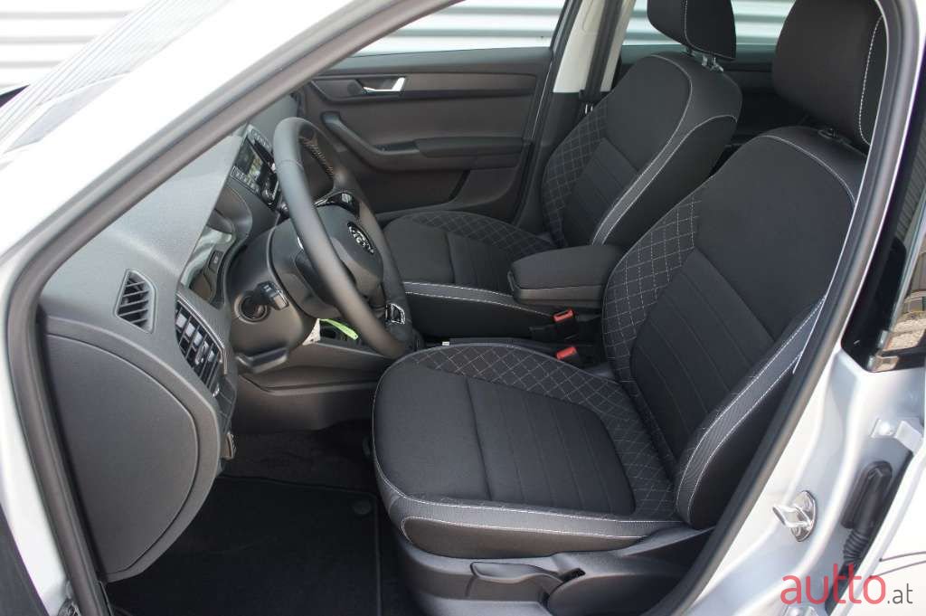 2021' Skoda Fabia photo #6