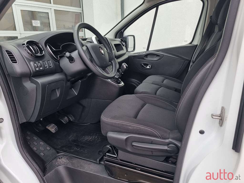 2020' Renault Trafic photo #6