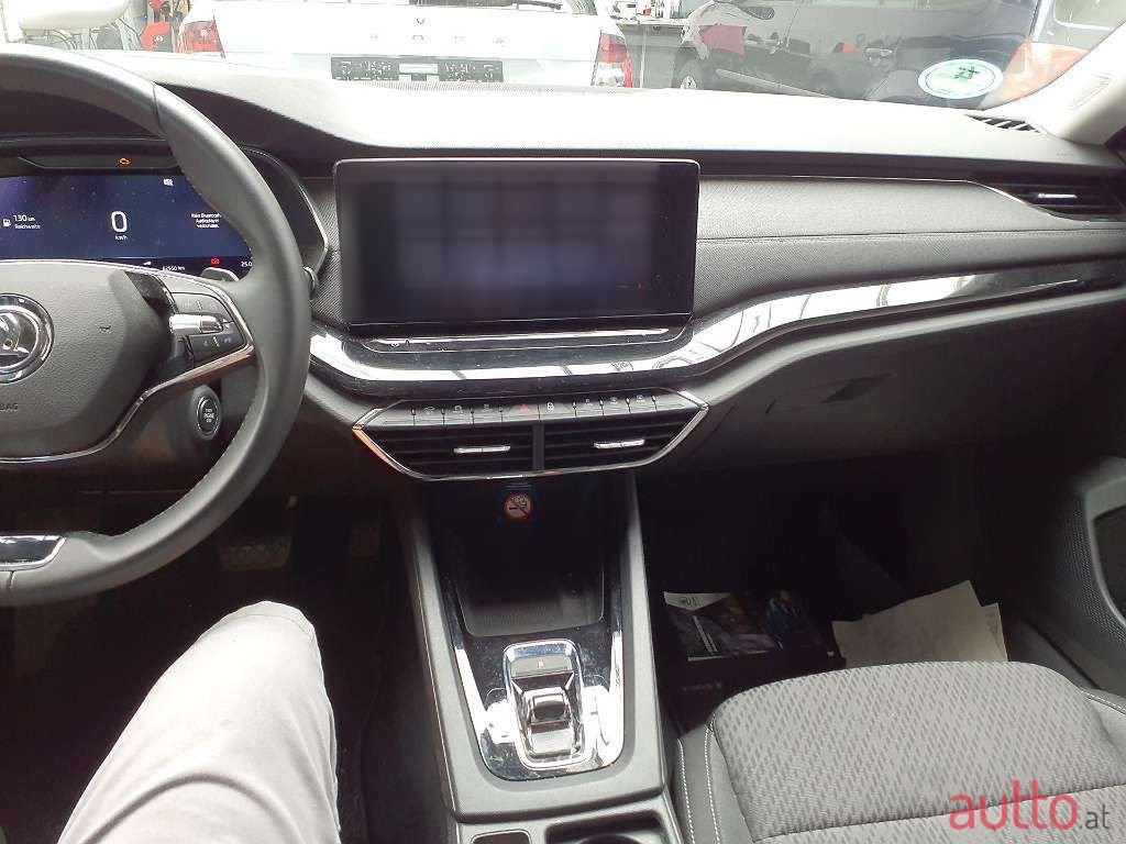 2020' Skoda Octavia photo #3